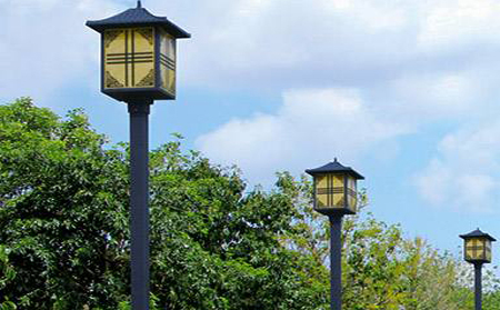 太阳能和政庭院灯怎么选亮度与续航更耐用 太阳能和政庭院灯怎么选亮度与续航更耐用